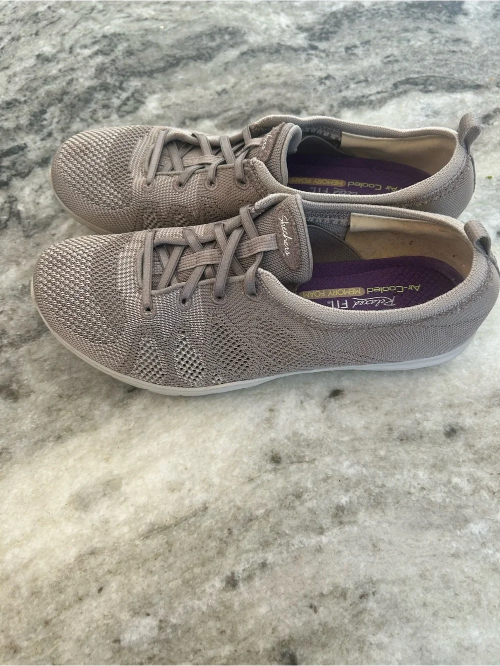 Skechers Women's Taupe Knit Slip-On Walking Shoe size 8 never worn